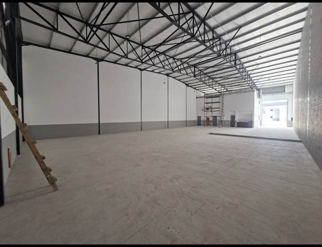 565M² WAREHOUSE TO LET IN STIKLAND INDUSTRIAL