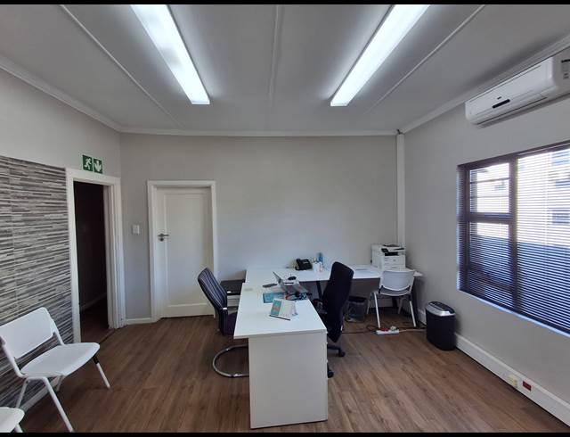 180M² OFFICE TO LET IN VINCENT