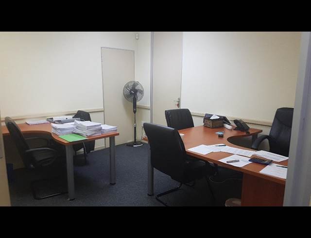 125M² OFFICE TO LET IN MEYERSDAL