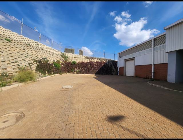 673M² WAREHOUSE TO LET IN OLIFANTSFONTEIN
