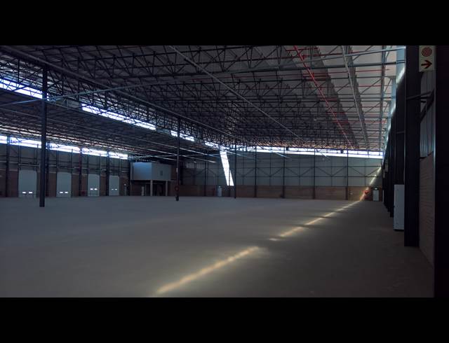 1,765M² WAREHOUSE TO LET IN AIRPORT PARK