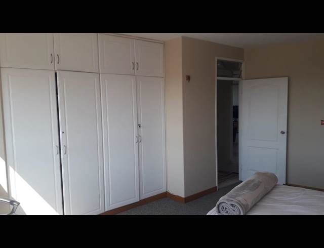 2 BEDROOM FLAT TO LET IN ESSENWOOD