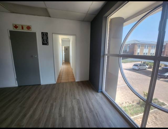 231M² OFFICE TO LET IN HALFWAY HOUSE