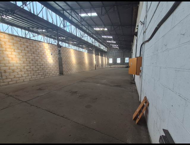 390M² MINI FACTORY TO LET IN HERIOTDALE