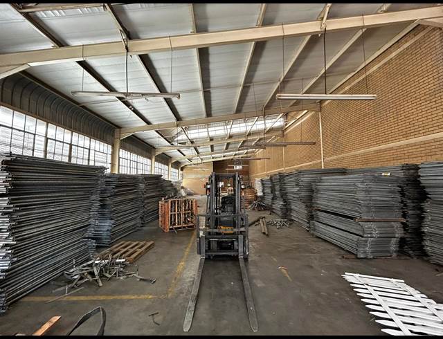 422M² WAREHOUSE TO LET IN KEW