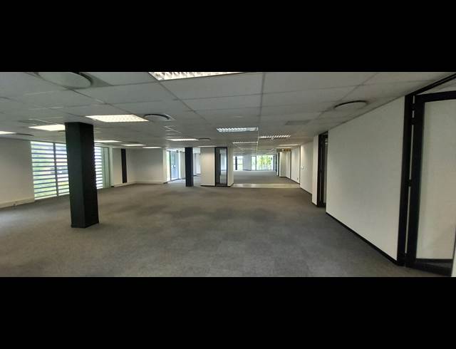 669M² OFFICE TO LET IN BRYANSTON