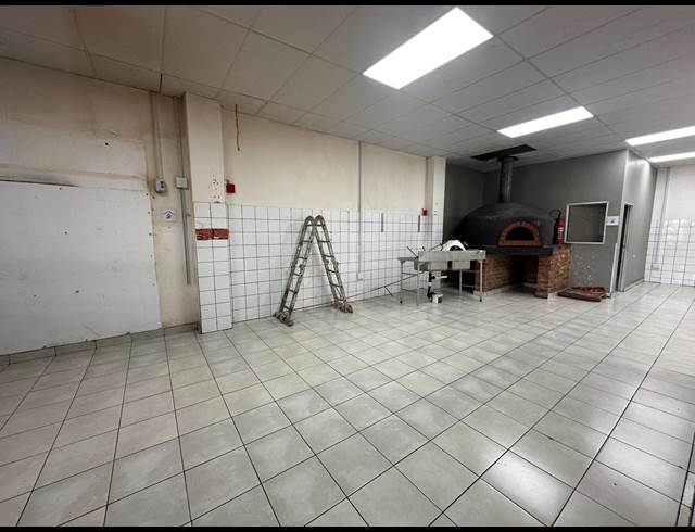190M² RETAIL TO LET IN MODEL PARK