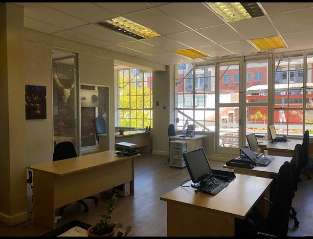 75M² OFFICE RENTED IN DE WATERKANT