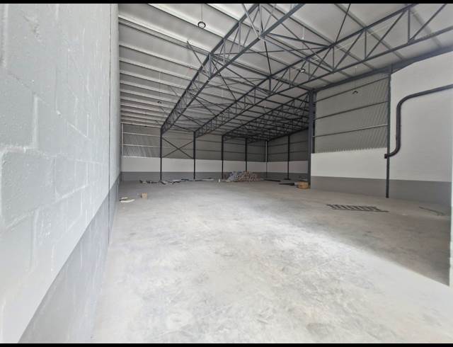 565M² WAREHOUSE TO LET IN STIKLAND INDUSTRIAL