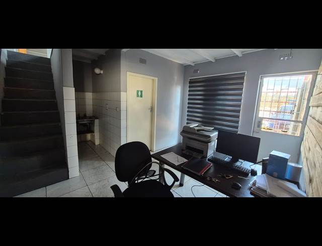 598M² WAREHOUSE TO LET IN ANDERBOLT