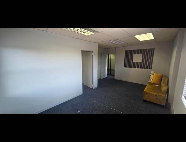 129M² OFFICE TO LET IN NELSPRUIT EXT 1