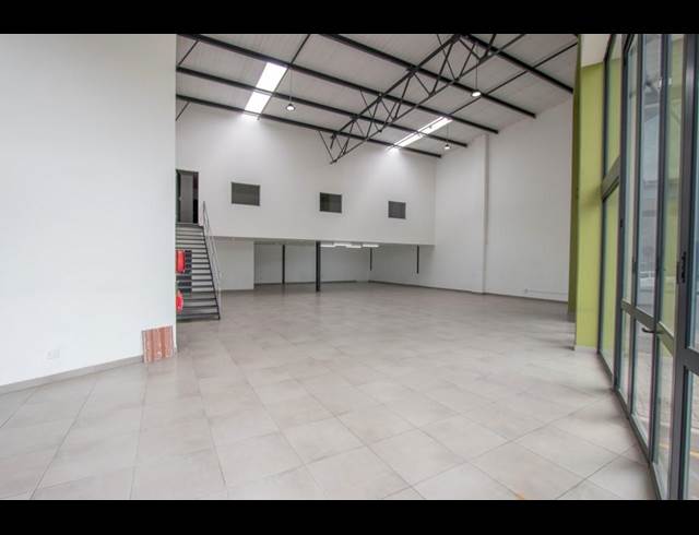 347M² RETAIL TO LET IN OLIVEDALE