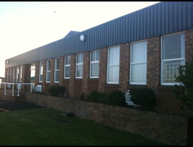 1,400M² FACTORY TO LET IN PAARDEN EILAND