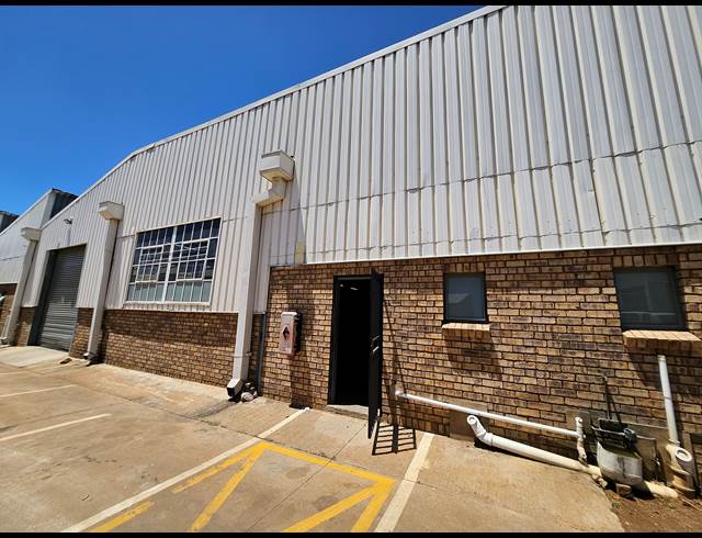 517M² WAREHOUSE TO LET IN ROSSLYN