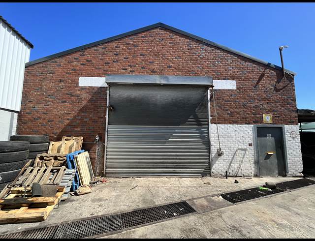 400M² WAREHOUSE RENTED IN EPPING INDUSTRIAL