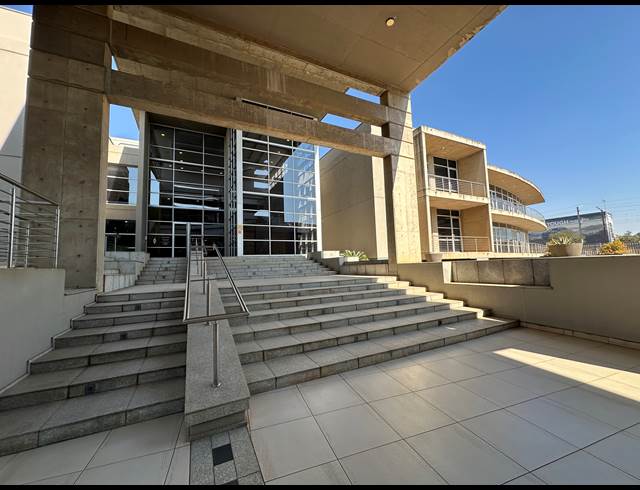 236.80M² OFFICE TO LET IN ECO PARK ESTATE