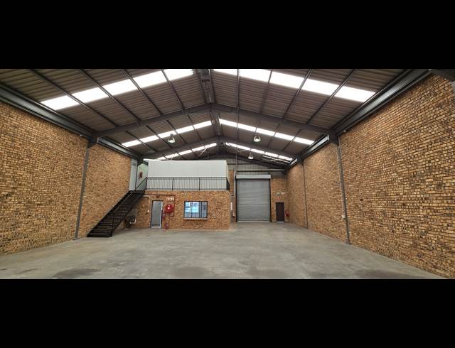 338M² WAREHOUSE TO LET IN STRIJDOMPARK
