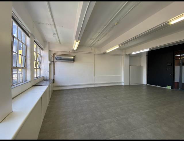69M² OFFICE TO LET IN WOODSTOCK