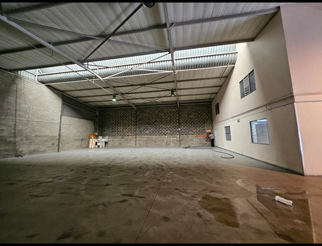 520M² WAREHOUSE TO LET IN SAMRAND BUSINESS PARK