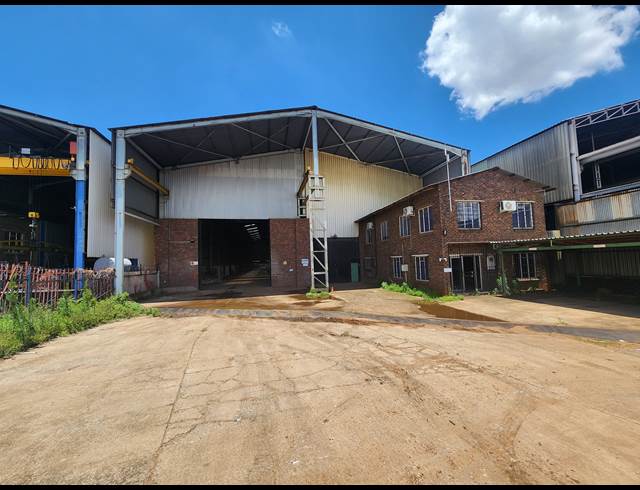 2,400M² WAREHOUSE TO LET IN WADEVILLE