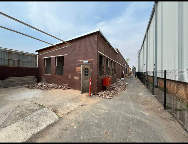 450M² WAREHOUSE TO LET IN NEW ERA