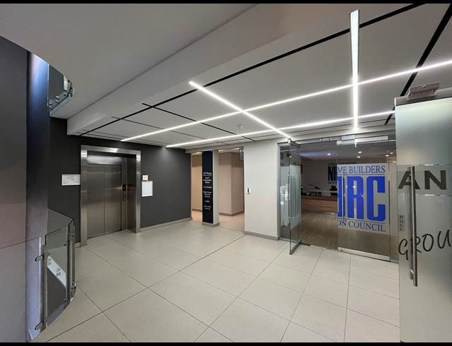 1,194M² OFFICE TO LET IN CENTURY CITY