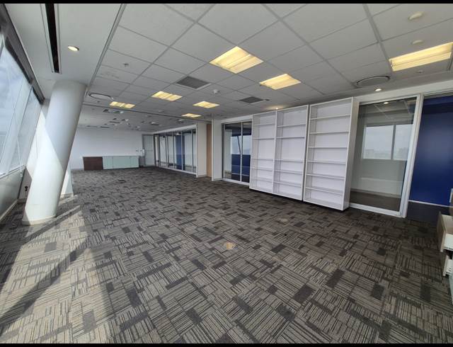 521M² OFFICE TO LET IN SANDHURST