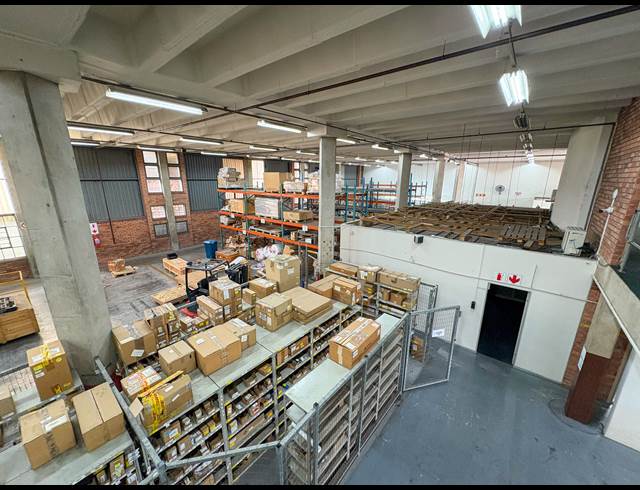 1,370M² WAREHOUSE TO LET IN WESTMEAD