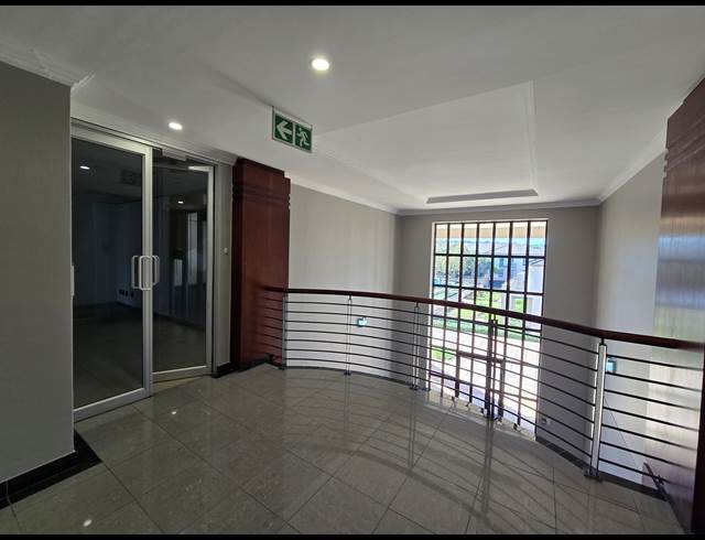 378M² OFFICE TO LET IN BRYANSTON