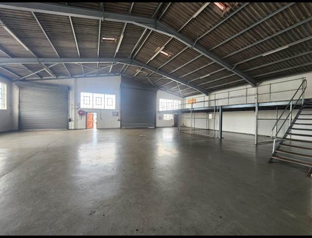 1,400M² WAREHOUSE TO LET IN PAARDEN EILAND