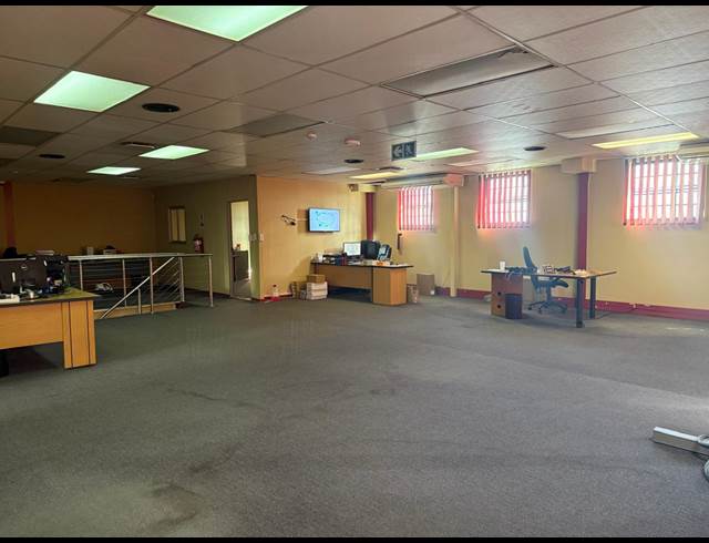 300M² WAREHOUSE TO LET IN HALFWAY HOUSE