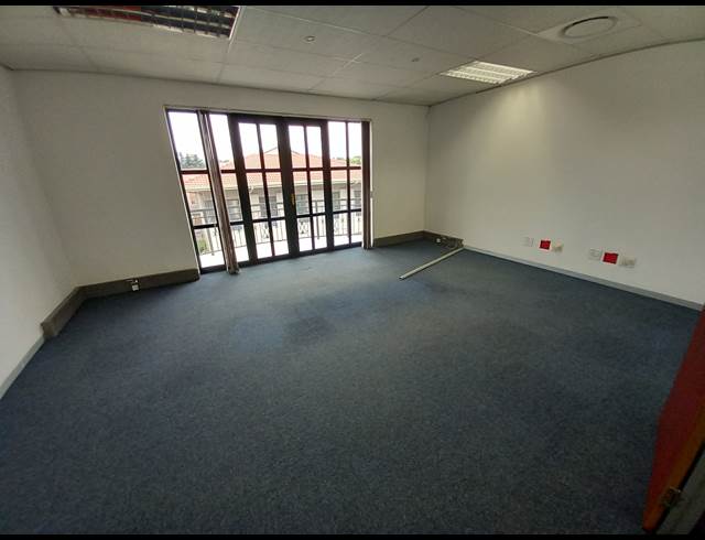 282M² OFFICE TO LET IN BRYANSTON