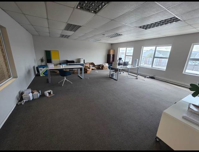 450M² WAREHOUSE TO LET IN MARCONI BEAM INDUSTRIA
