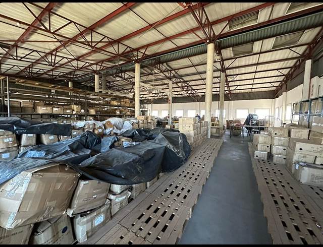 1,116M² WAREHOUSE TO LET IN ROBERTVILLE