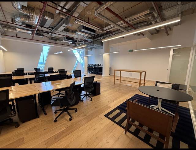 105M² SERVICED OFFICE TO LET IN ROSEBANK