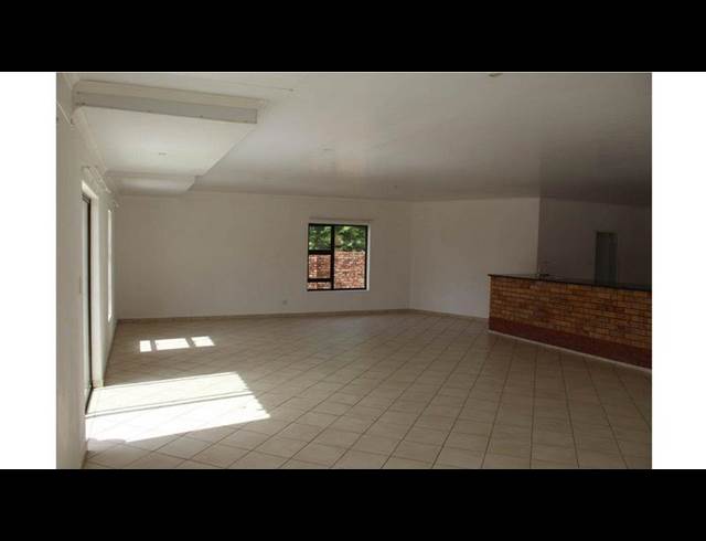 2 BEDROOM PROPERTY TO RENT IN LA HOFF