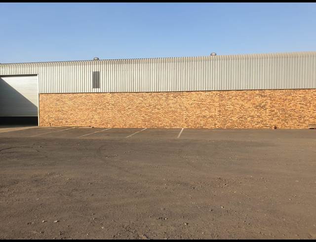 720M² WAREHOUSE TO LET IN BRENTWOOD PARK