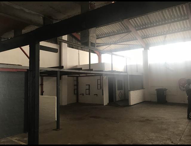 264M² WAREHOUSE RENTED IN ATHLONE INDUSTRIAL