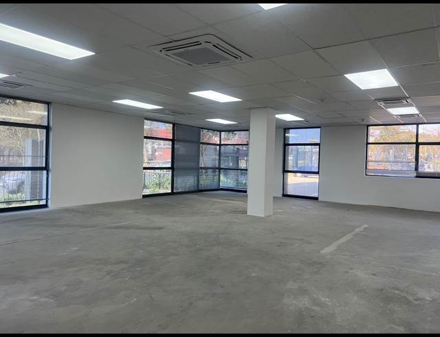 146M² OFFICE TO LET IN HYDE PARK