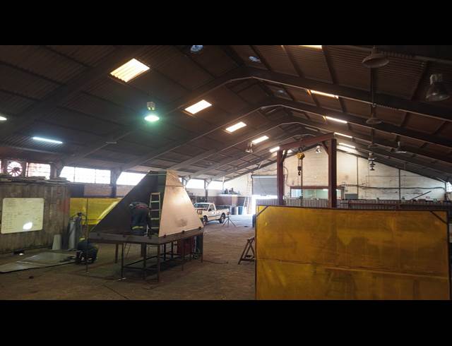1,100M² WAREHOUSE TO LET IN NDABENI