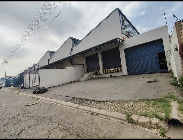3,715M² WAREHOUSE TO LET IN HERIOTDALE