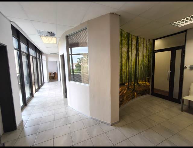 115M² OFFICE TO LET IN FOURWAYS
