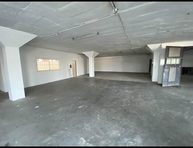 394M² WAREHOUSE TO LET IN BRIARDENE
