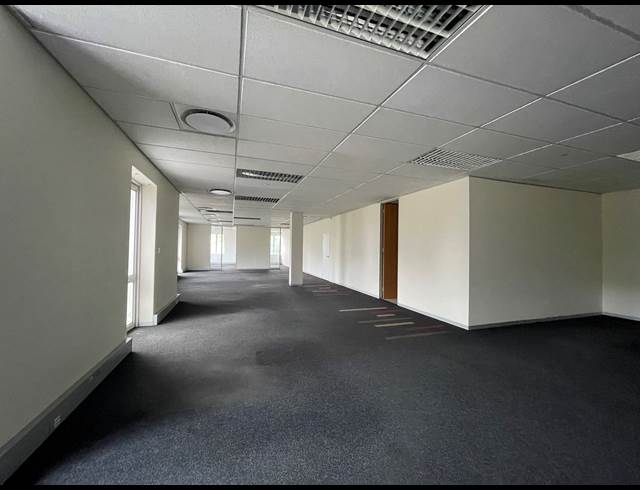 565M² OFFICE TO LET IN SANDTON CENTRAL