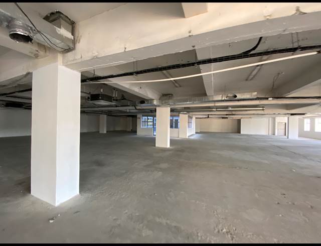 2,402M² OFFICE TO LET IN FORESHORE