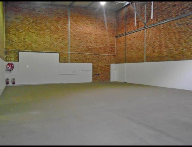 598M² WAREHOUSE TO LET IN MEADOWDALE