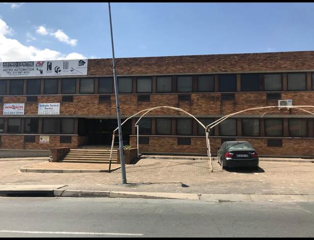 2,514M² WAREHOUSE TO LET IN WYNBERG