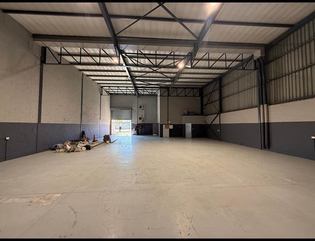 519M² WAREHOUSE TO LET IN STIKLAND INDUSTRIAL