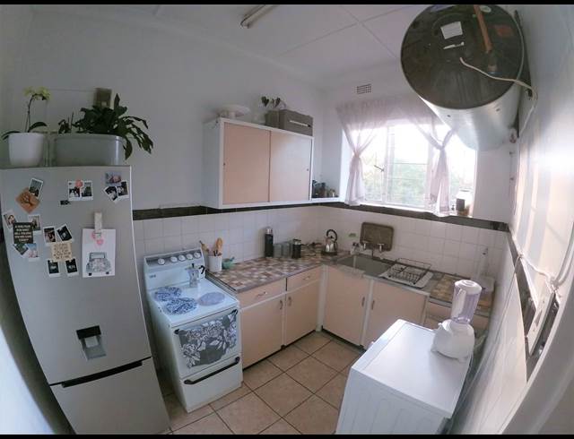 1 bed property to rent in PARKTOWN NORTH