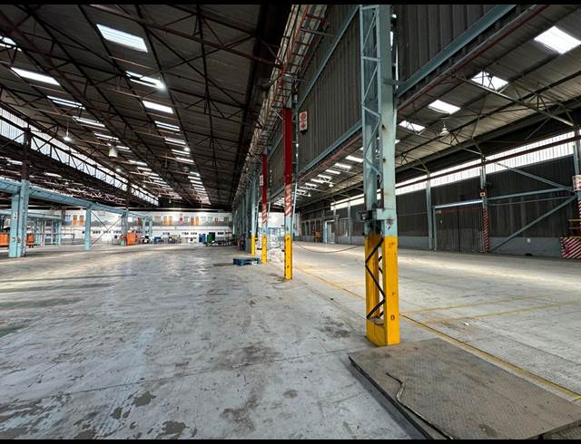 25,085M² WAREHOUSE TO LET IN CLAYVILLE